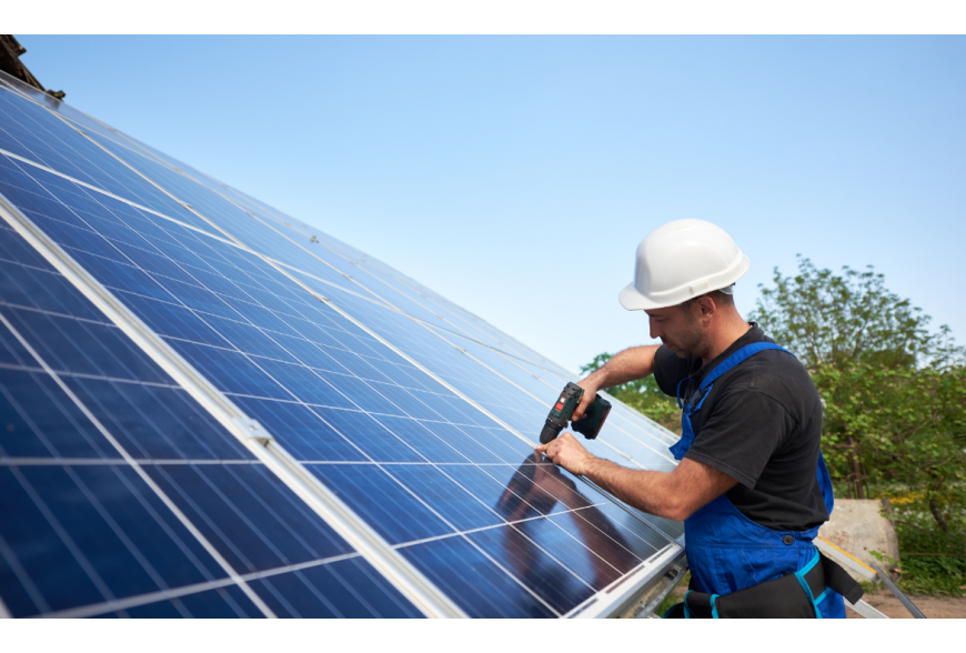 ENERGÍA SOLAR EN ECUADOR EN LA INDUSTRIA Y RESIDENCIAS. 